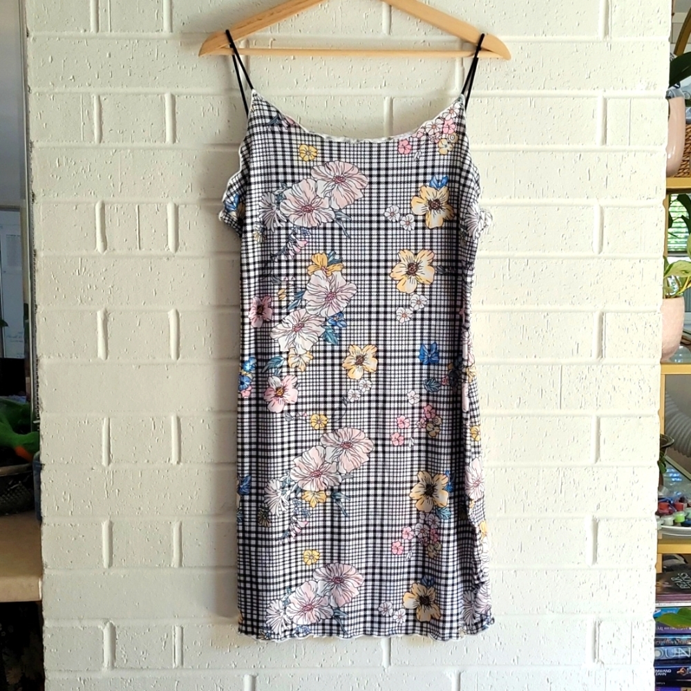 Floral plaid ruffle hem bodycon dress